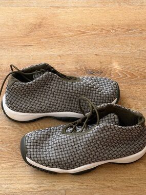Jordan future olive canvas